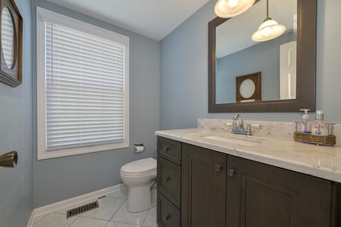 3985 Charlemagne Dr, Hoffman Estates, IL 60192 photo 8
