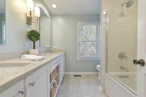 3985 Charlemagne Dr, Hoffman Estates, IL 60192 photo 14