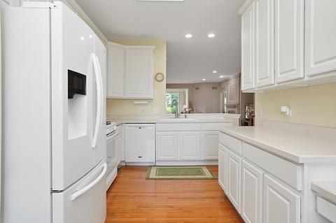 4075 Whitehall Ln, Algonquin, IL 60102 photo 8