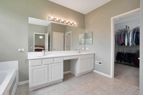 4075 Whitehall Ln, Algonquin, IL 60102 photo 15