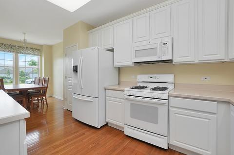 4075 Whitehall Ln, Algonquin, IL 60102 photo 9