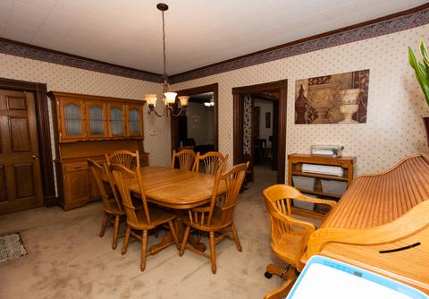 514 S Division St, Chenoa, IL 61726 photo 8