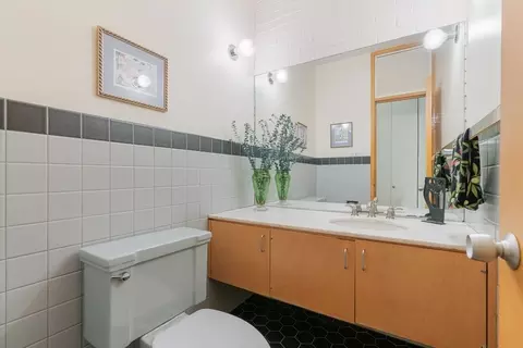1447 E 56th St, Chicago, IL 60637 photo 11