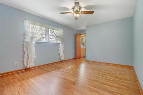 1619 Beach Rd, Mchenry, IL 60050 photo 10