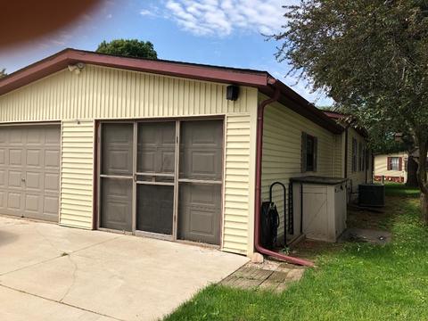 609 E View Ct, Belvidere, IL 61008 photo 2