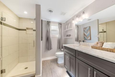 8446 Normandy Ave, Burbank, IL 60459 photo 17