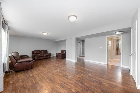 8446 Normandy Ave, Burbank, IL 60459 photo 18