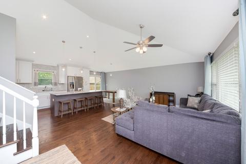 8446 Normandy Ave, Burbank, IL 60459 photo 4