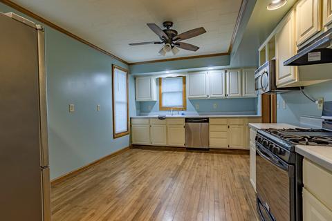 320 E State St, Cherry Valley, IL 61016 photo 11