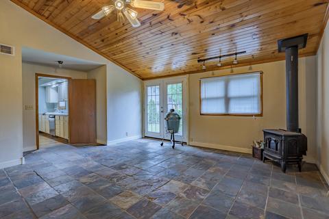 320 E State St, Cherry Valley, IL 61016 photo 14
