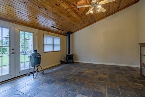 320 E State St, Cherry Valley, IL 61016 photo 15