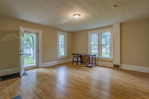 320 E State St, Cherry Valley, IL 61016 photo 5