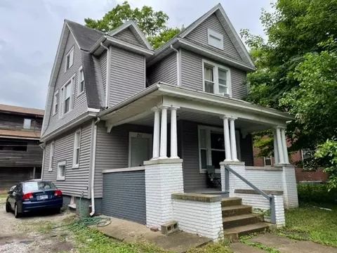 711 W Green St, Urbana, IL 61801