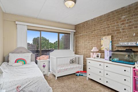 402 Kenneth Cir, Elgin, IL 60120 photo 13