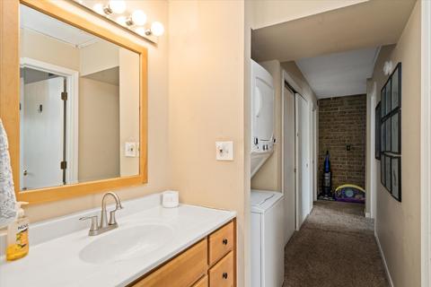 402 Kenneth Cir, Elgin, IL 60120 photo 12
