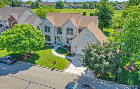 1807 Edgewood Dr, Algonquin, IL 60102 photo 2