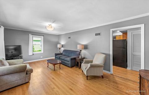 155 E Thacker St, Des Plaines, IL 60016 photo 5