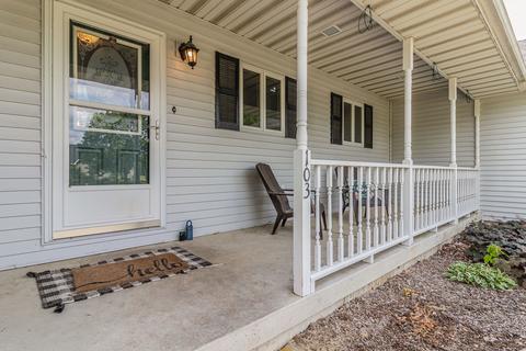 103 W Stahl Dr, Philo, IL 61864 photo 4