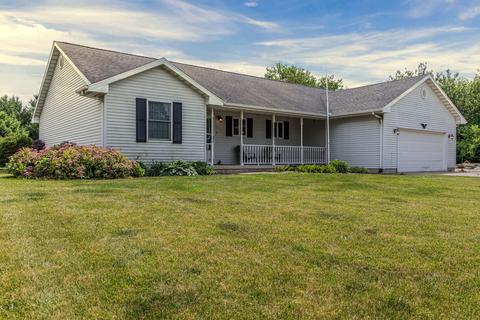 103 W Stahl Dr, Philo, IL 61864 photo 1