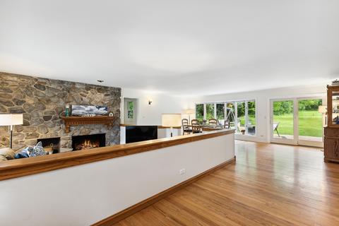 805 Cherry Valley Rd, Bull Valley, IL 60050 photo 5
