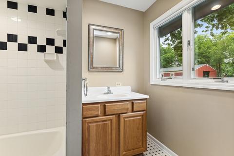 805 Cherry Valley Rd, Bull Valley, IL 60050 photo 21