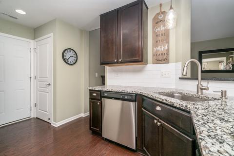 365 Devoe Dr, Oswego, IL 60543 photo 8