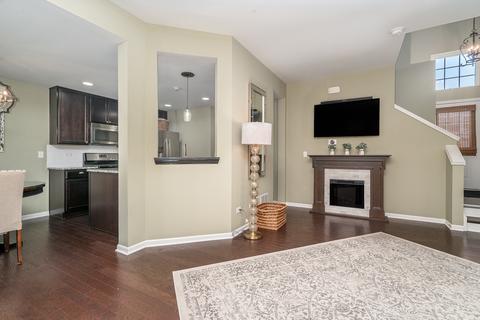 365 Devoe Dr, Oswego, IL 60543 photo 3