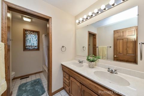 2445 Chatfield Ct, Aurora, IL 60504 photo 23