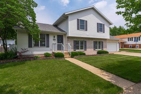 1303 Apache Dr, Pontiac, IL 61764 photo 1