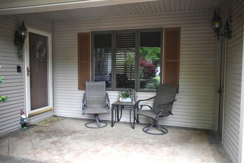 575 E 6th St, El Paso, IL 61738 photo 3