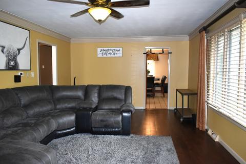 575 E 6th St, El Paso, IL 61738 photo 9