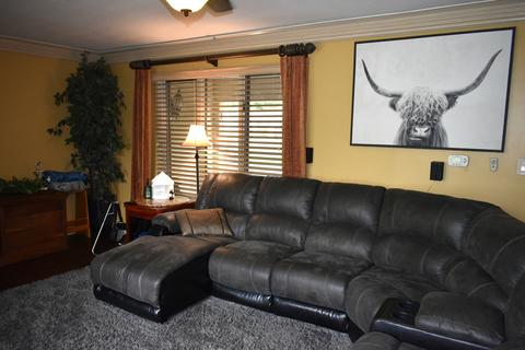 575 E 6th St, El Paso, IL 61738 photo 8