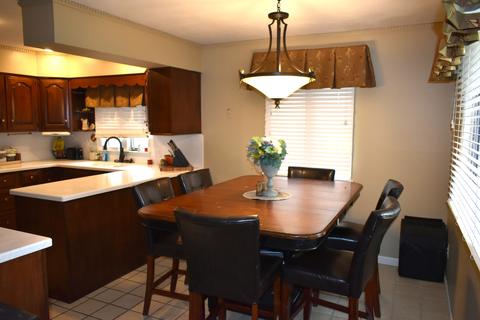 575 E 6th St, El Paso, IL 61738 photo 13