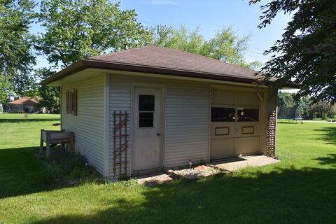575 E 6th St, El Paso, IL 61738 photo 6