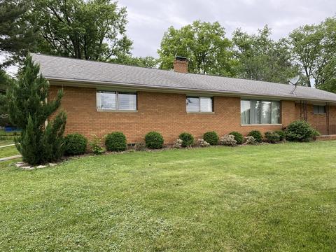 146 Eastview Dr, Normal, IL 61761 photo 2