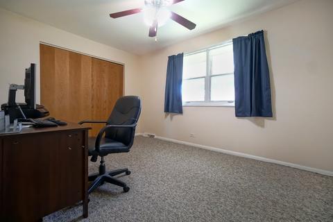 9 E Debbie Dr, Mount Prospect, IL 60056 photo 6