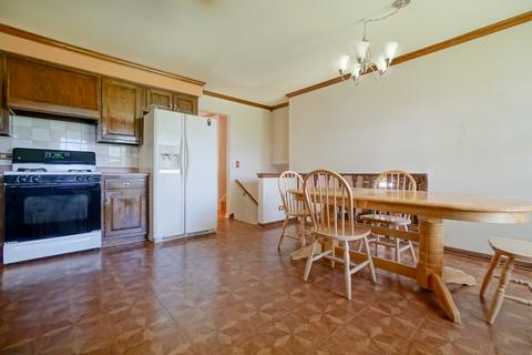 9 E Debbie Dr, Mount Prospect, IL 60056 photo 5