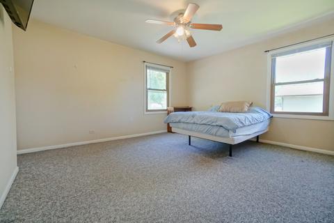 9 E Debbie Dr, Mount Prospect, IL 60056 photo 10