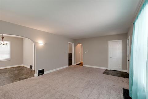 1105 W Hovey Ave, Normal, IL 61761 photo 9