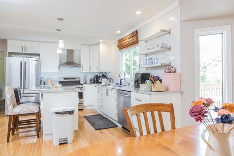 697 Braintree Ln, Bartlett, IL 60103 photo 3