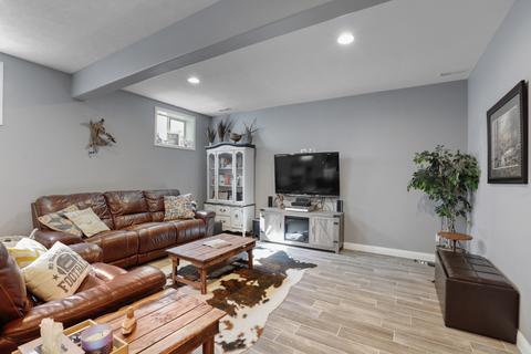 504 Raef Rd, Downs, IL 61736 photo 4