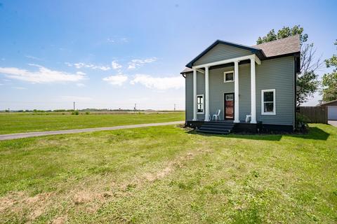410 E Odell St, Gardner, IL 60424 photo 2