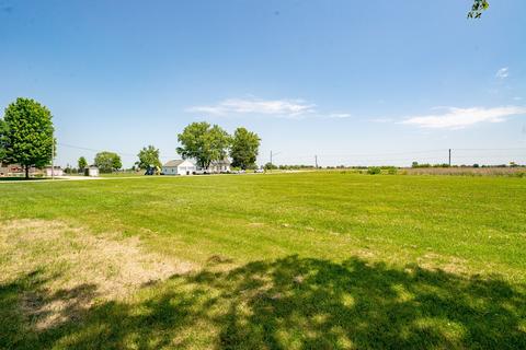 410 E Odell St, Gardner, IL 60424 photo 3