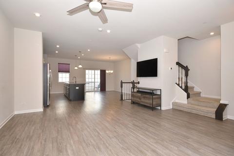 84 Nicholas Dr, Des Plaines, IL 60016 photo 3