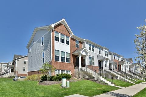 84 Nicholas Dr, Des Plaines, IL 60016 photo 2
