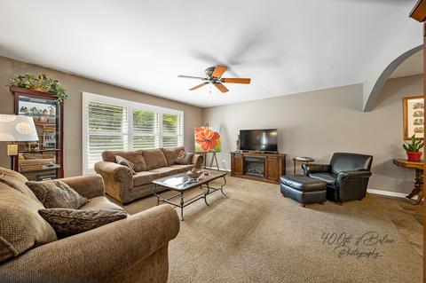 120 Valley Dr, Oakwood Hills, IL 60013 photo 3