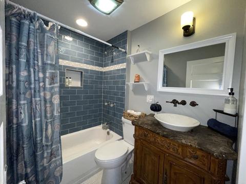785 E Benton St, Aurora, IL 60505 photo 16