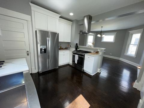 785 E Benton St, Aurora, IL 60505 photo 4
