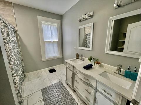 785 E Benton St, Aurora, IL 60505 photo 7