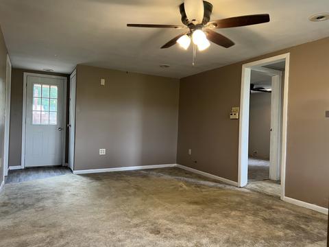 607 E Cruger Ave, Eureka, IL 61530 photo 2
